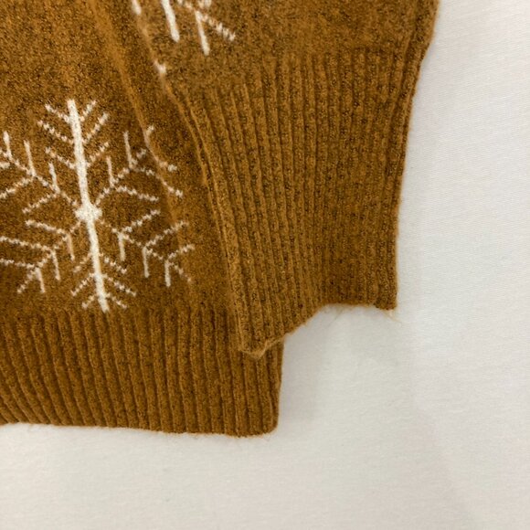 Dreamers Medium/Large Brown Snow Flake Print Cozy Fuzzy Slouchy Sweater - Picture 6 of 9